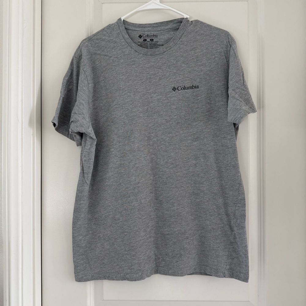 Columbia Men's Gray T-shirt | size L